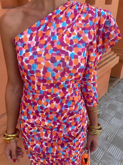 Well Tailored Dress with a Graceful Silhouette