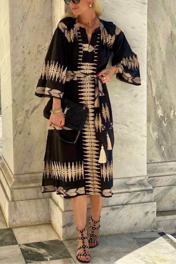 Beautifully Finished Dress in a Timeless Design