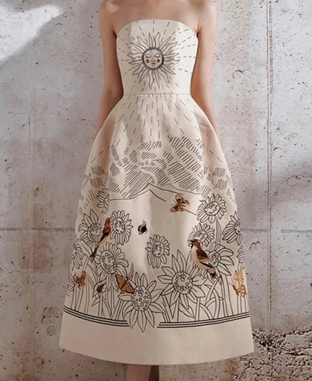 Well Tailored Dress with a Graceful Silhouette