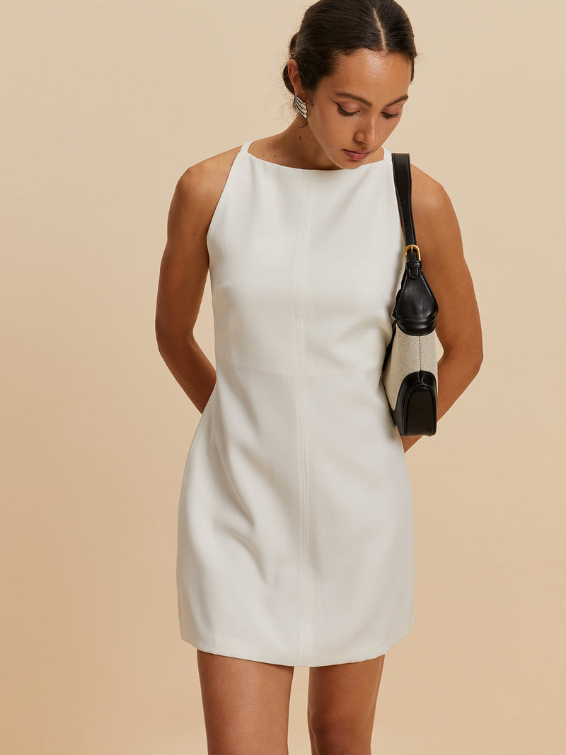 Effortlessly Elegant Dress with a Timeless Design