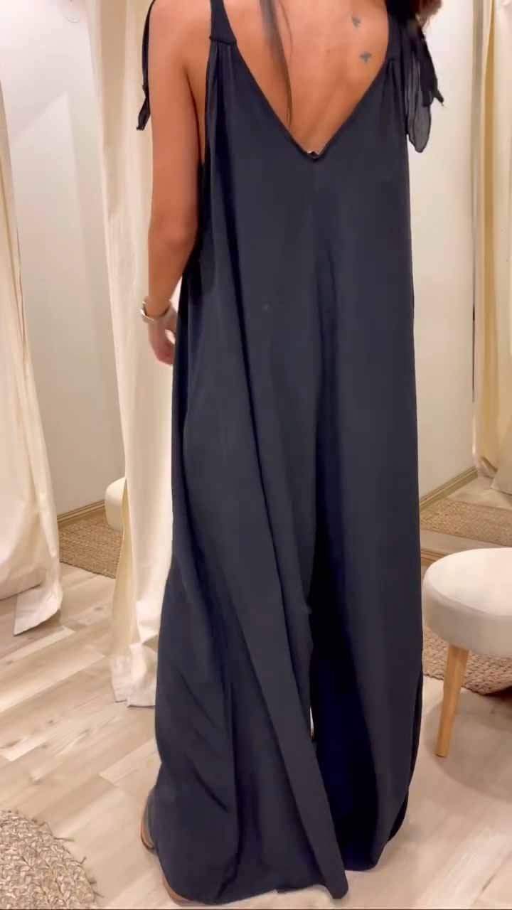 Well Tailored Garment with a Graceful Silhouette