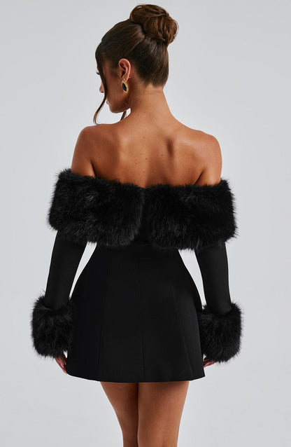 Classic Vintage Dress with a Flattering Fit