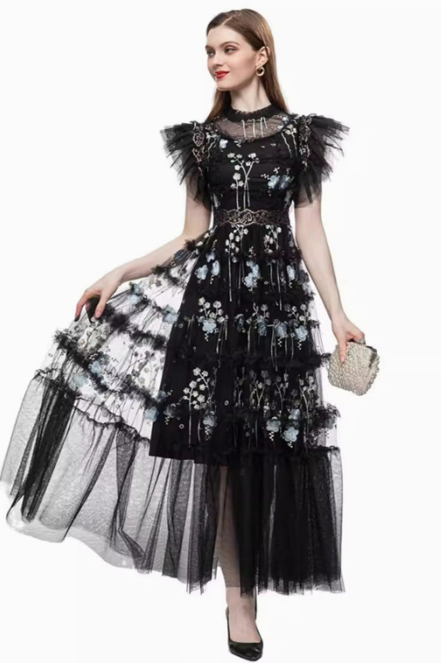 Gracefully Styled Dress for Any Occasion