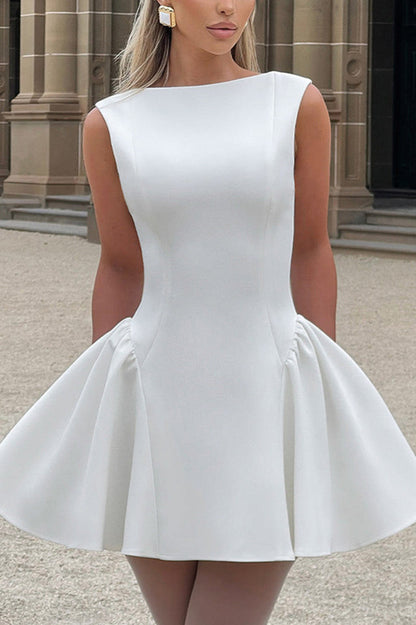 Beautifully Finished Dress in a Timeless Design