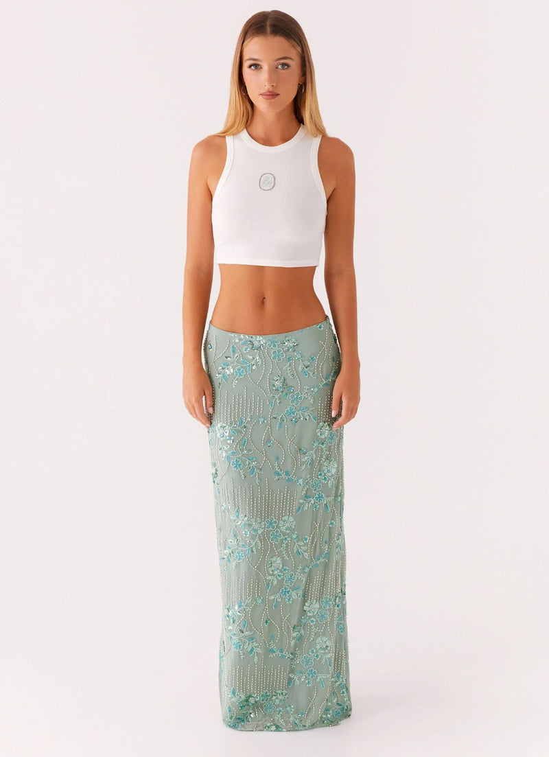 Well Tailored Garment with a Graceful Silhouette