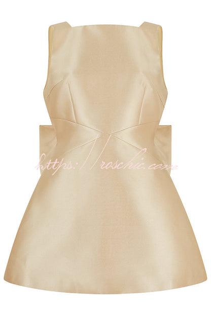 Classic Vintage & Enduringly Stylish Dress