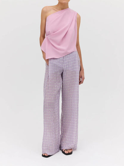 Effortlessly Elegant Top with a Timeless Design