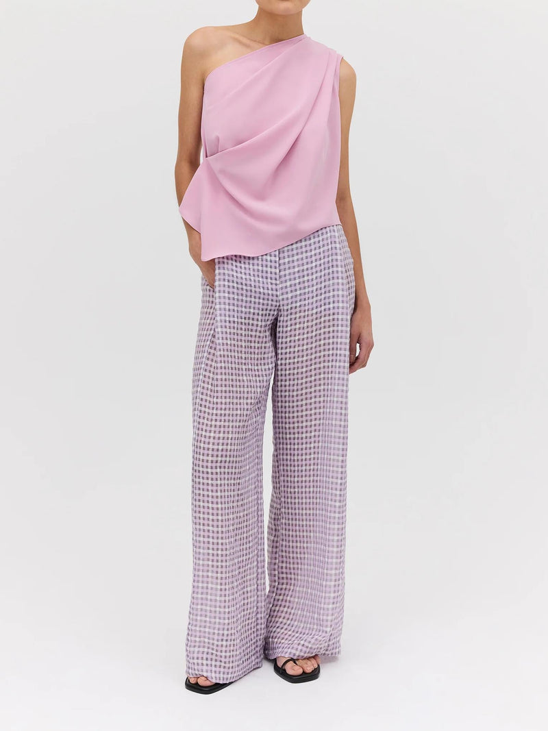 Effortlessly Elegant Top with a Timeless Design
