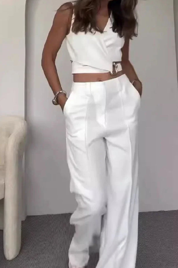 Beautifully Finished Pants in a Timeless Design