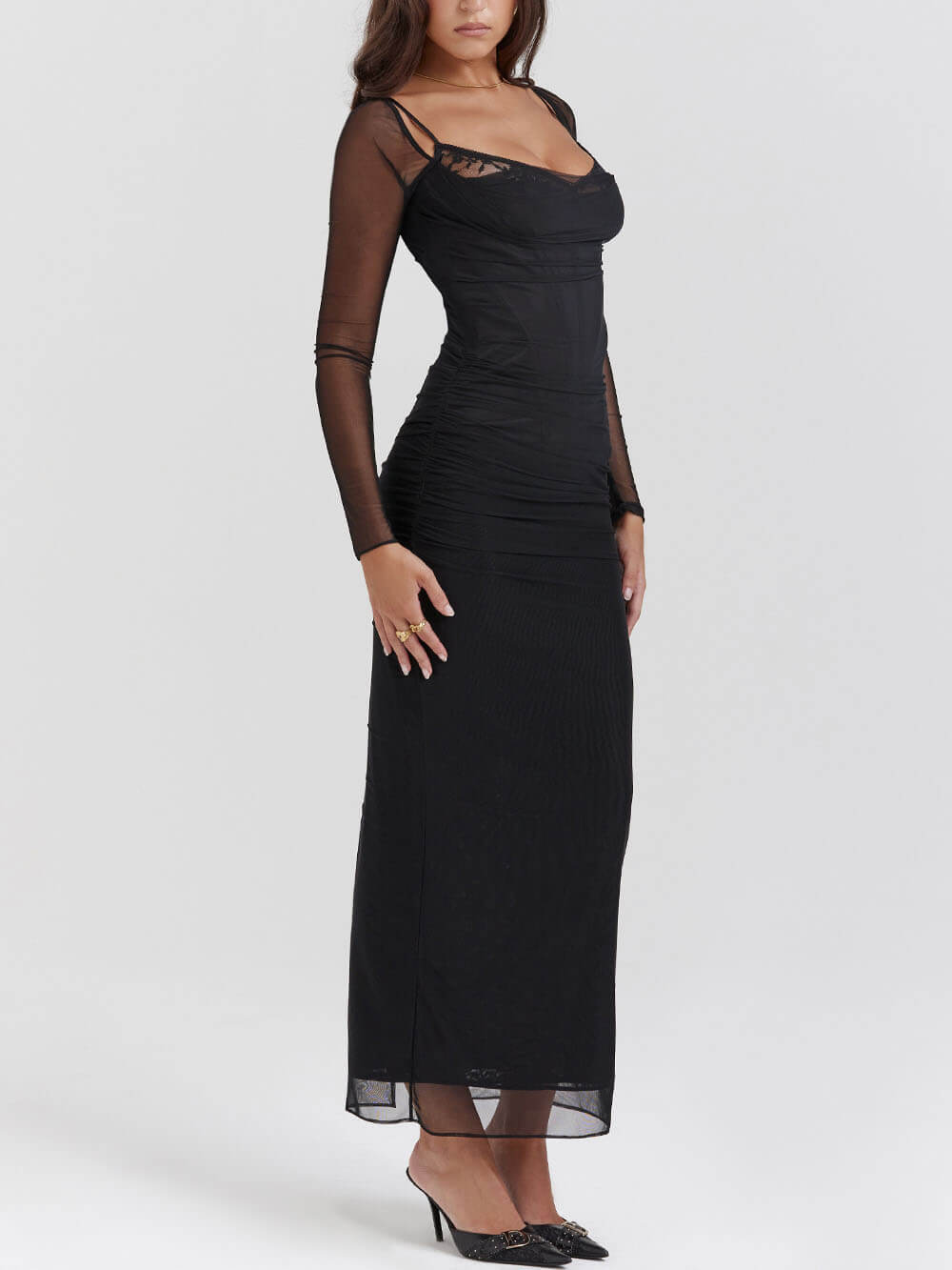 Beautifully Finished Dress in a Timeless Design