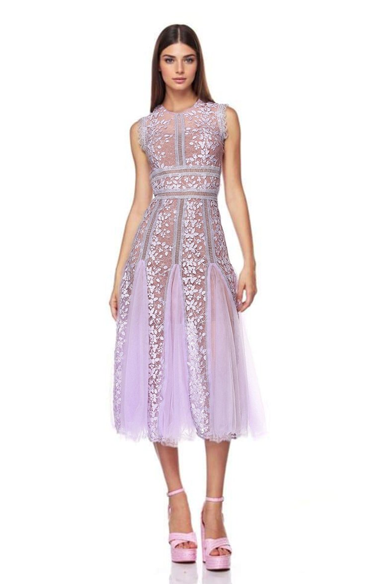 Beautifully Finished Dress in a Timeless Design