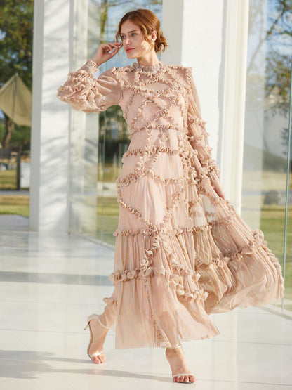 Effortlessly Elegant Dress with a Timeless Design