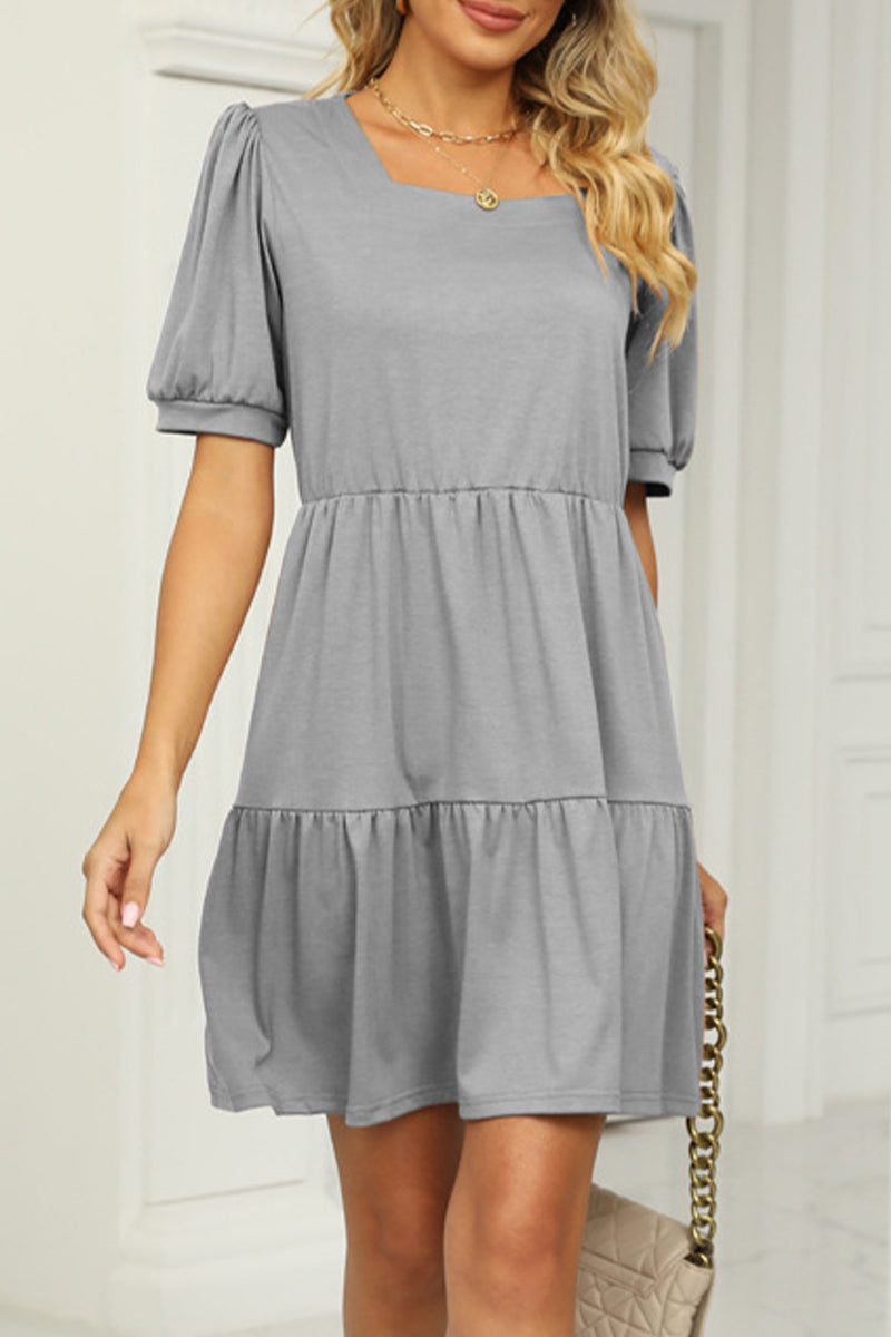 Well Tailored Dress with a Graceful Silhouette