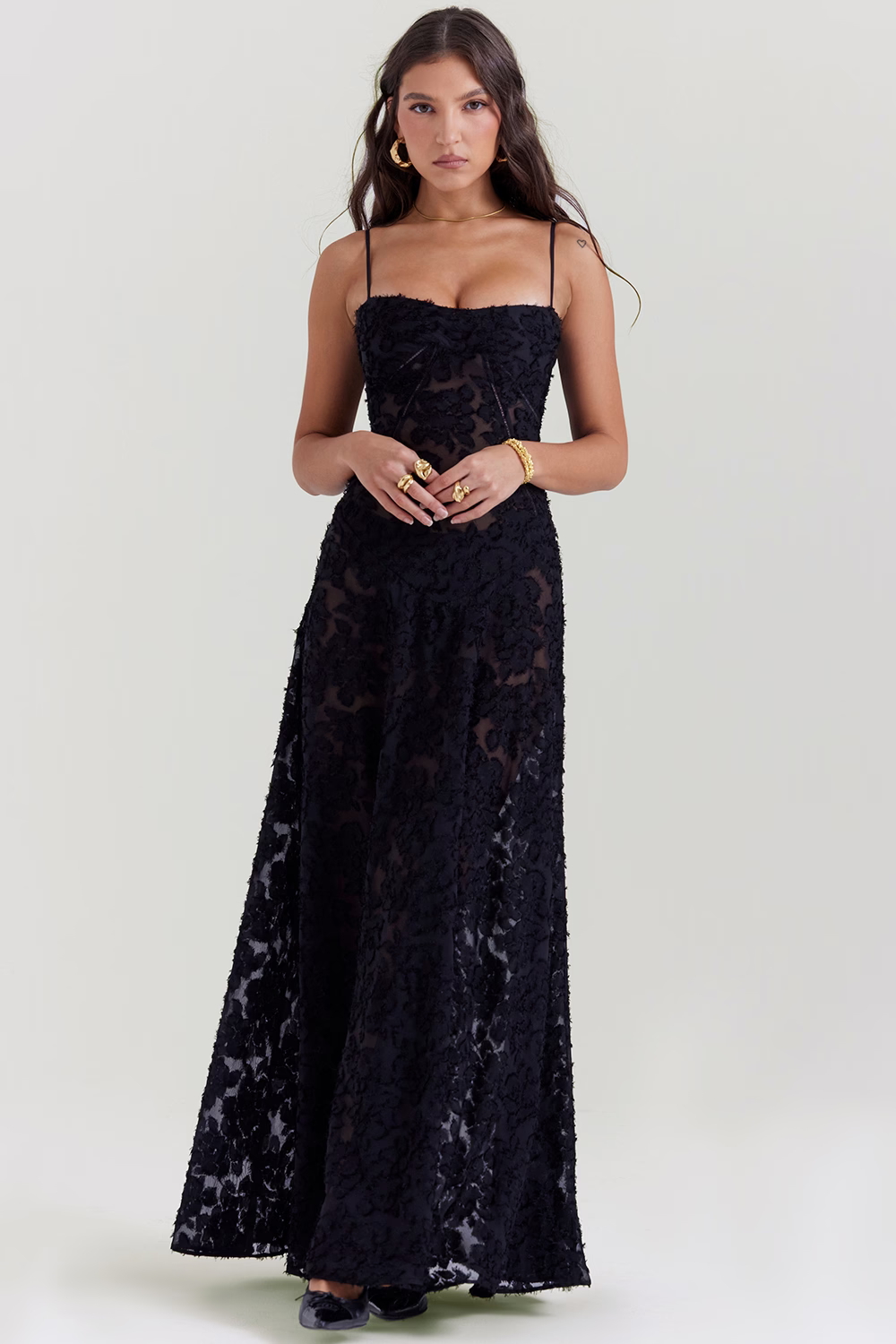 Beautifully Finished Dress in a Timeless Design