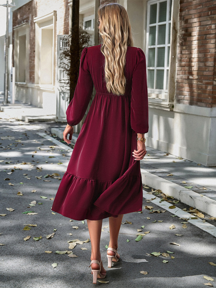 Beautifully Finished Dress in a Timeless Design