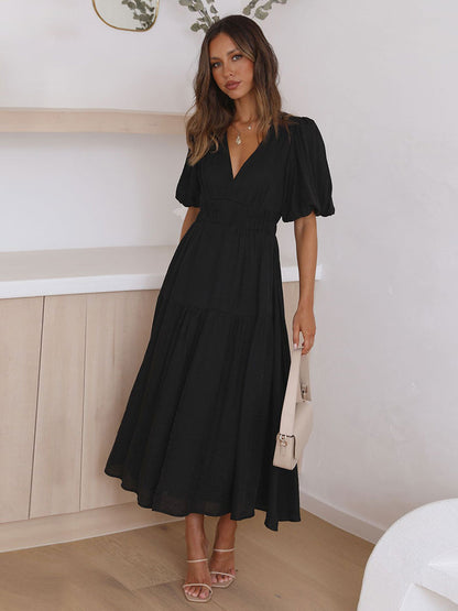 Effortlessly Elegant Dress with a Timeless Design