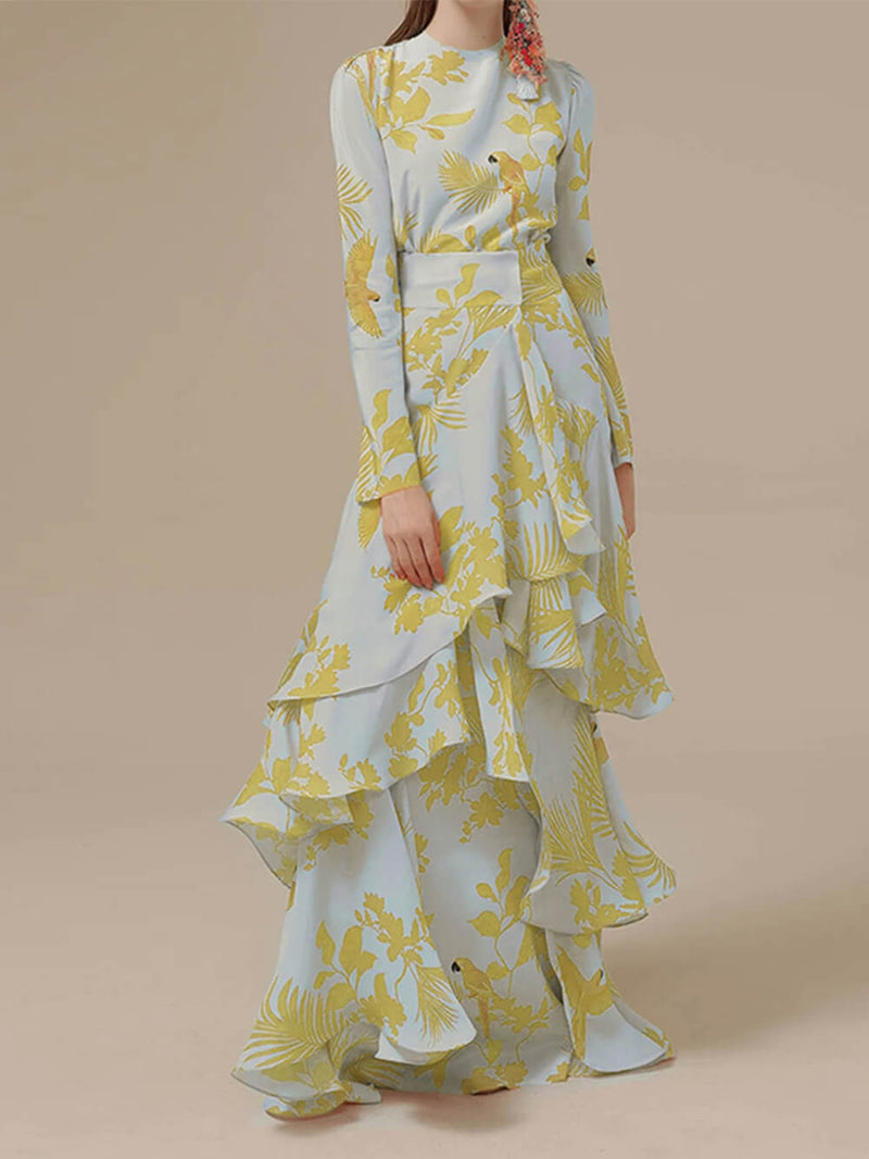Well Tailored Dress with a Graceful Silhouette