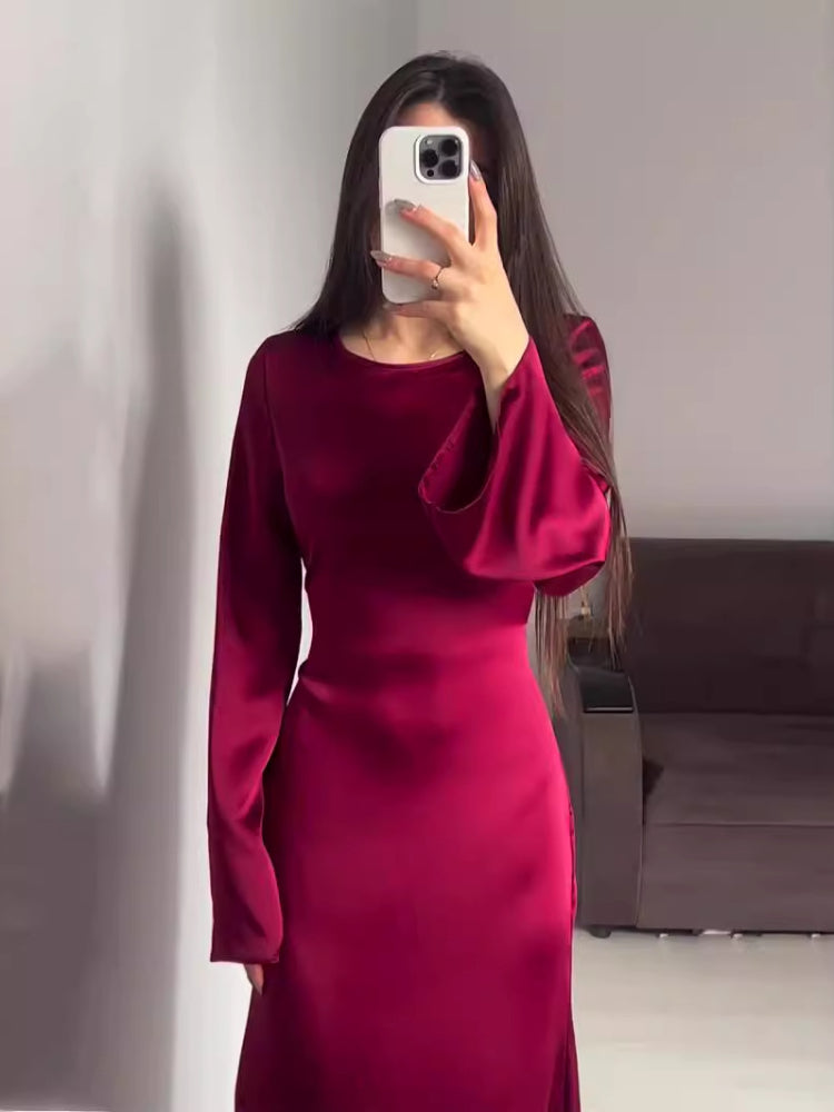 Effortlessly Elegant Dress with a Timeless Design