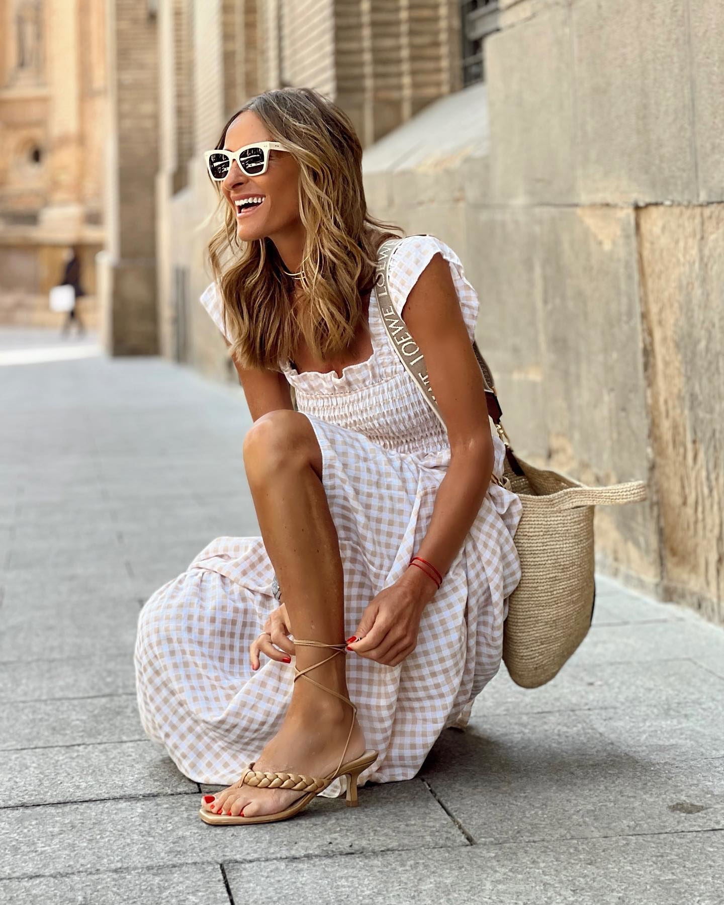 Beautifully Finished Dress in a Timeless Design