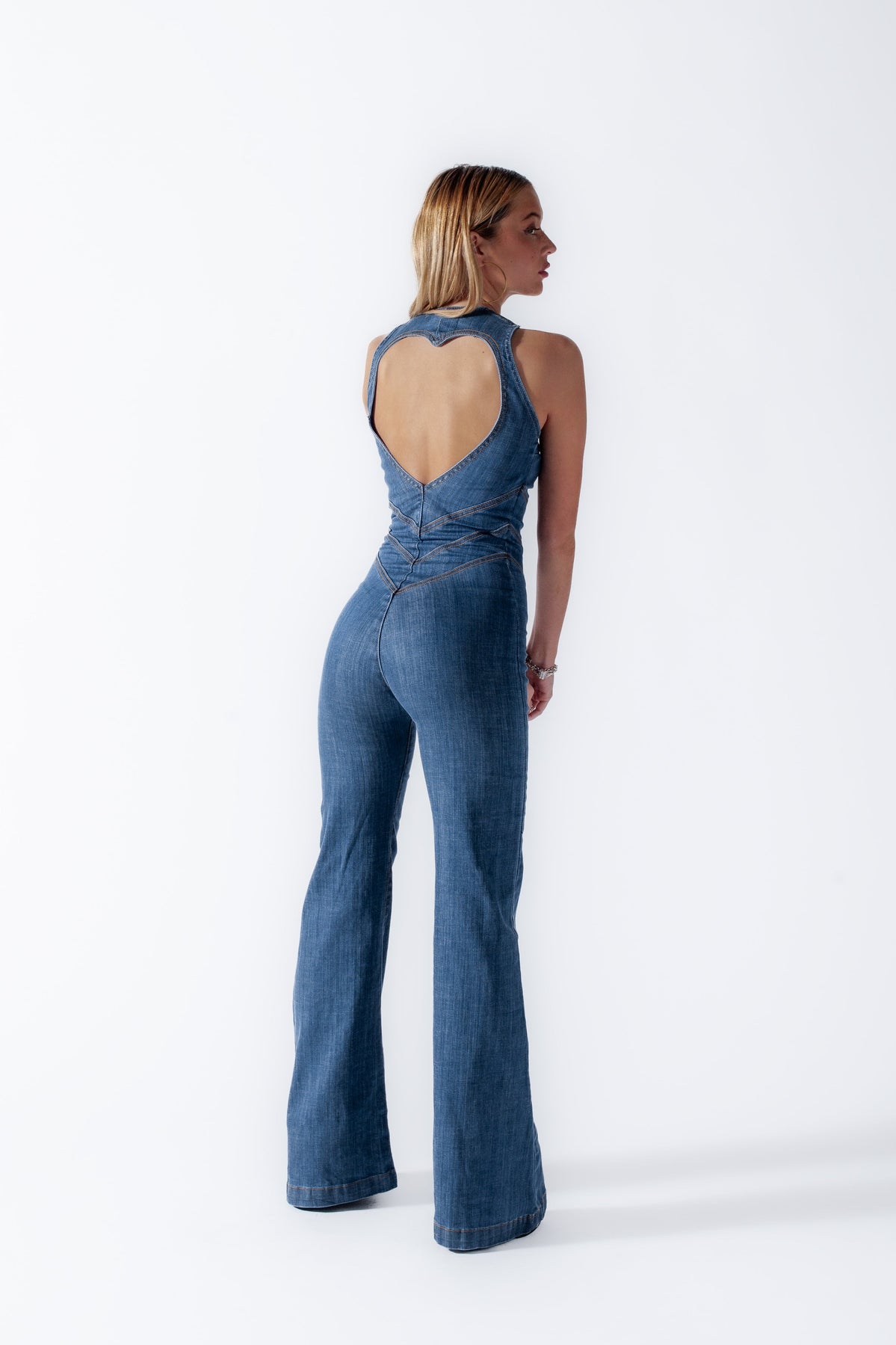 Well Tailored Garment with a Graceful Silhouette
