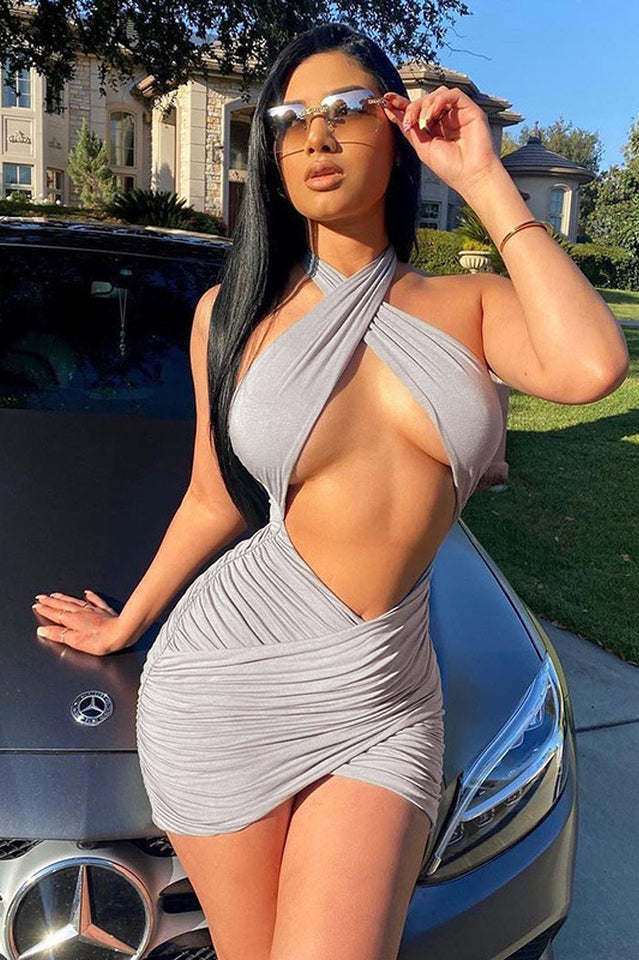 Gracefully Styled Dress for Any Occasion