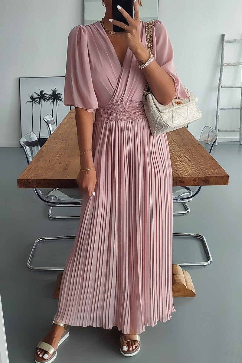 Effortlessly Elegant Garment with a Timeless Design