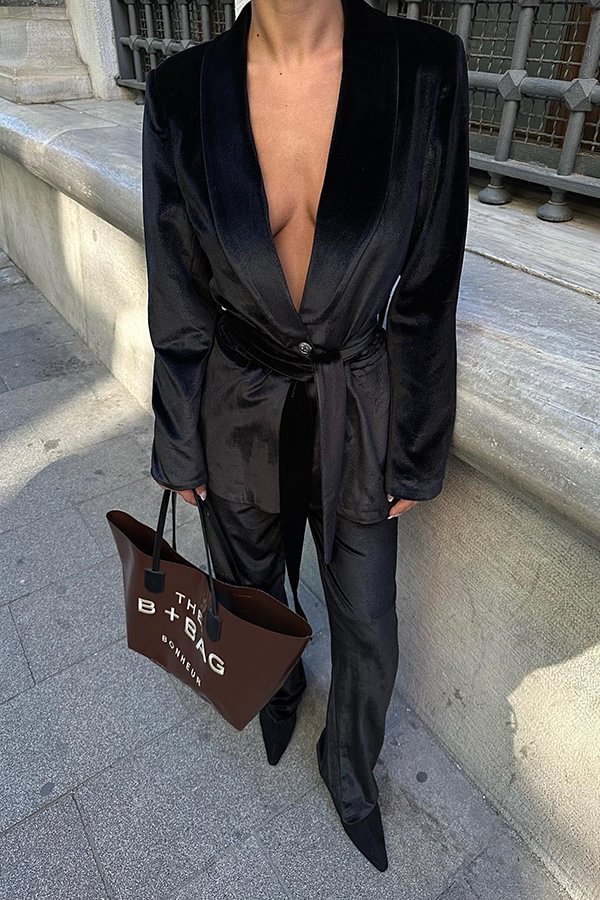 Classic Vintage Pants with a Flattering Fit
