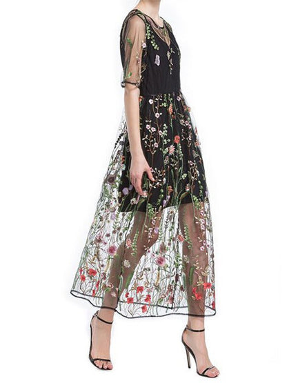 Classic Vintage Dress with a Flattering Fit