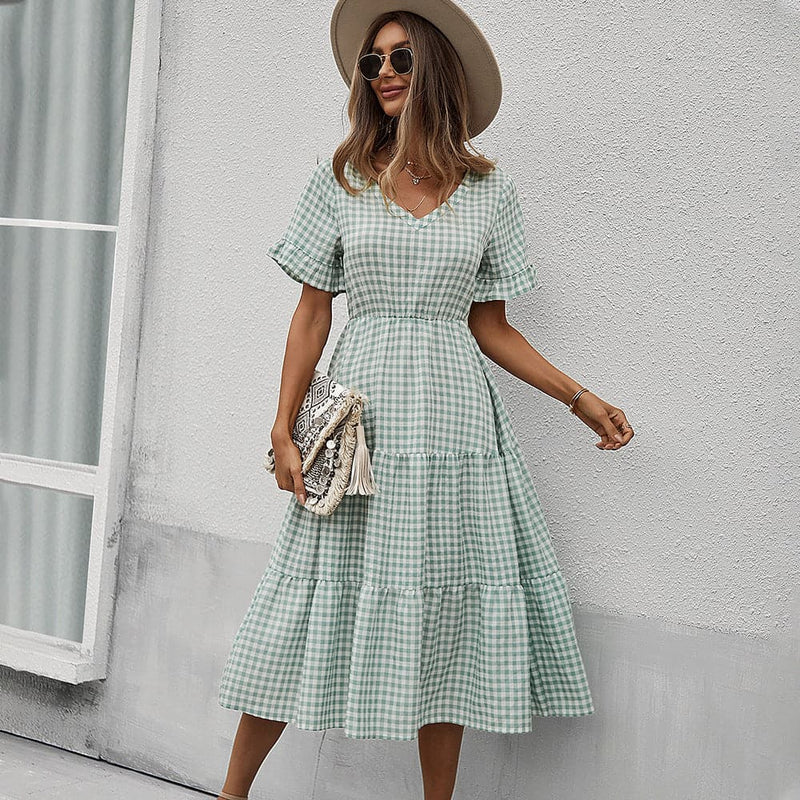 Gracefully Styled Dress for Any Occasion