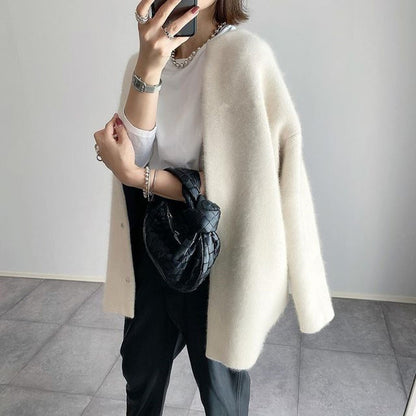 Effortlessly Elegant Jacket with a Timeless Design