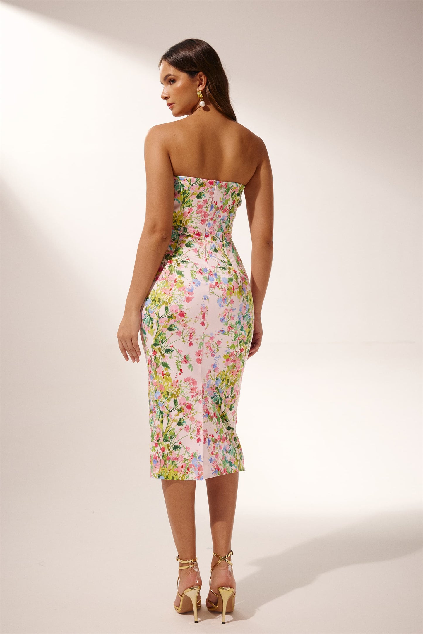 Beautifully Crafted Dress in a Classic Style