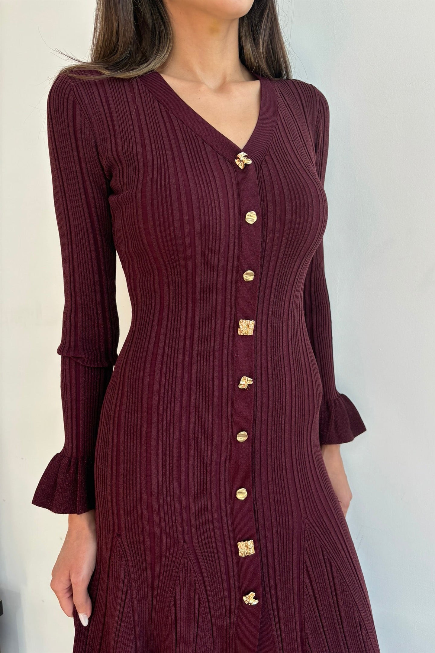 Effortlessly Elegant Dress with a Timeless Design