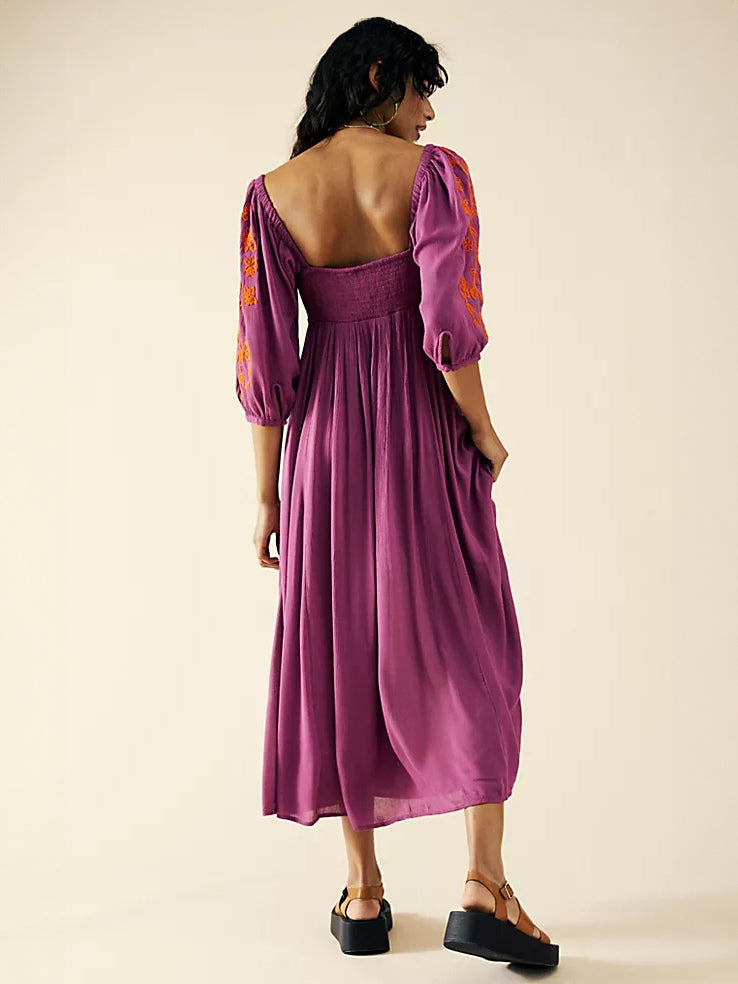 Beautifully Finished Dress in a Timeless Design