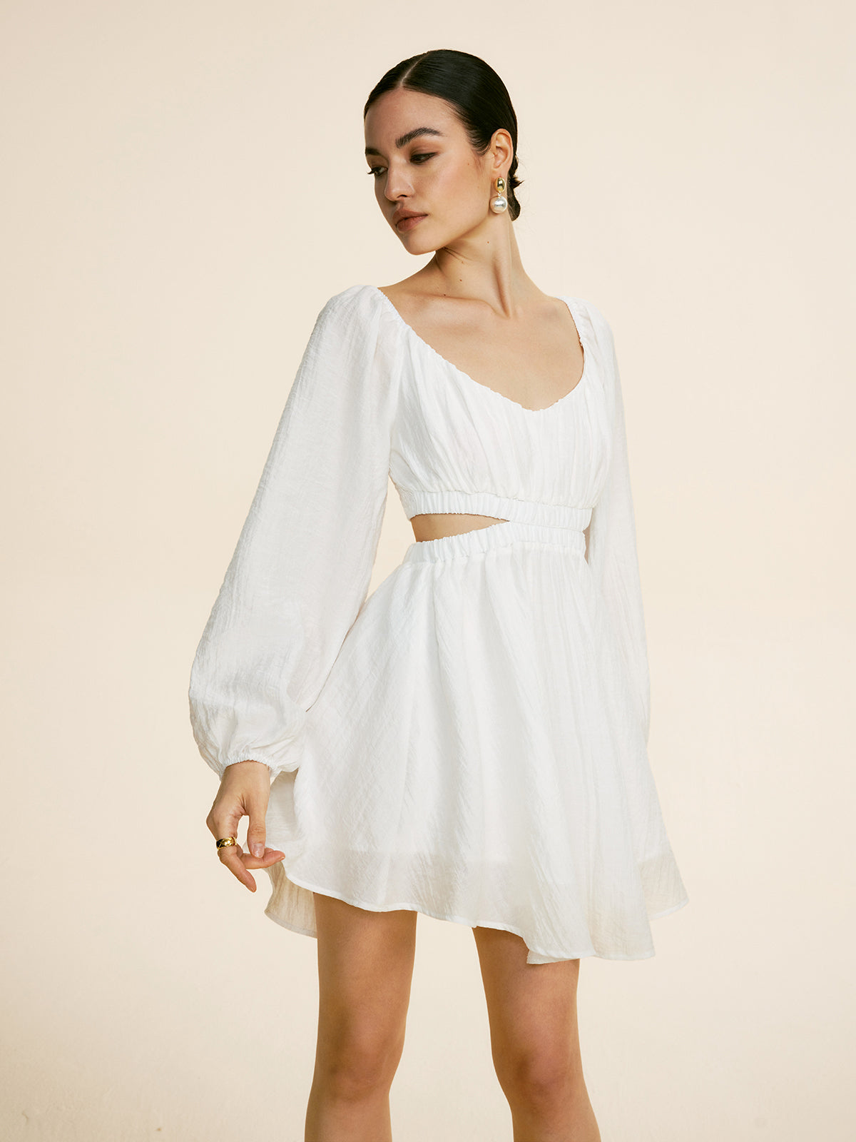 Beautifully Finished Dress in a Timeless Design