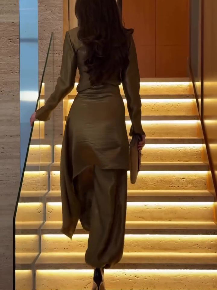 Beautifully Finished Pants in a Timeless Design