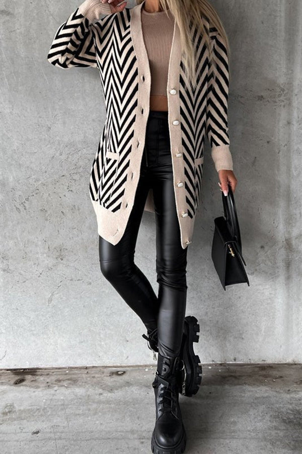 Effortlessly Elegant Cardigan with a Timeless Design