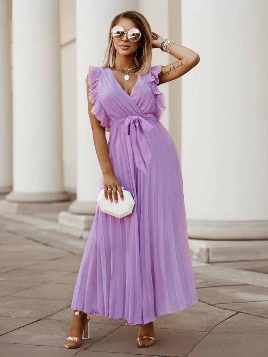Well Tailored Dress with a Graceful Silhouette