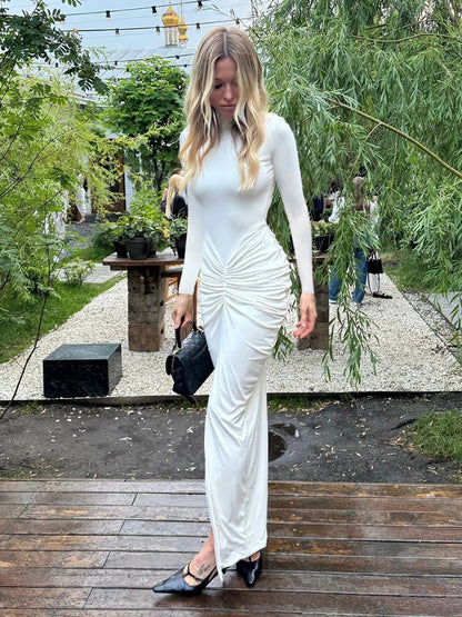 Beautifully Finished Dress in a Timeless Design