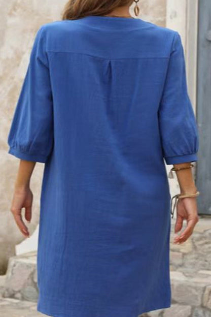 Beautifully Finished Dress in a Timeless Design