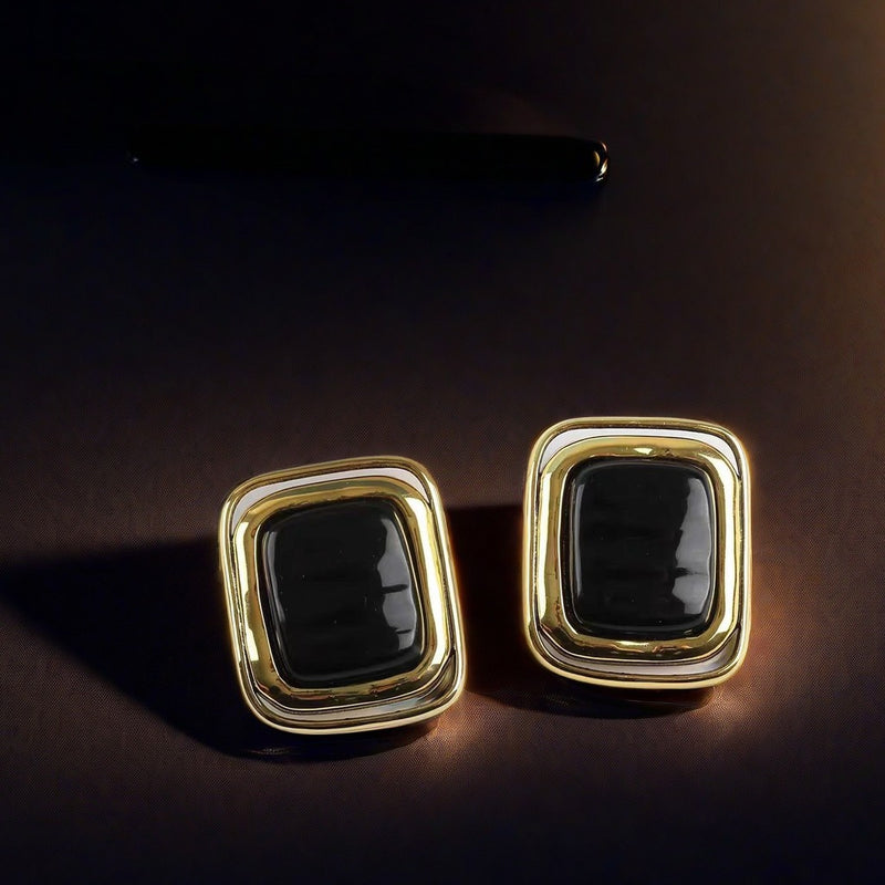 Classic Earring with Timeless Appeal