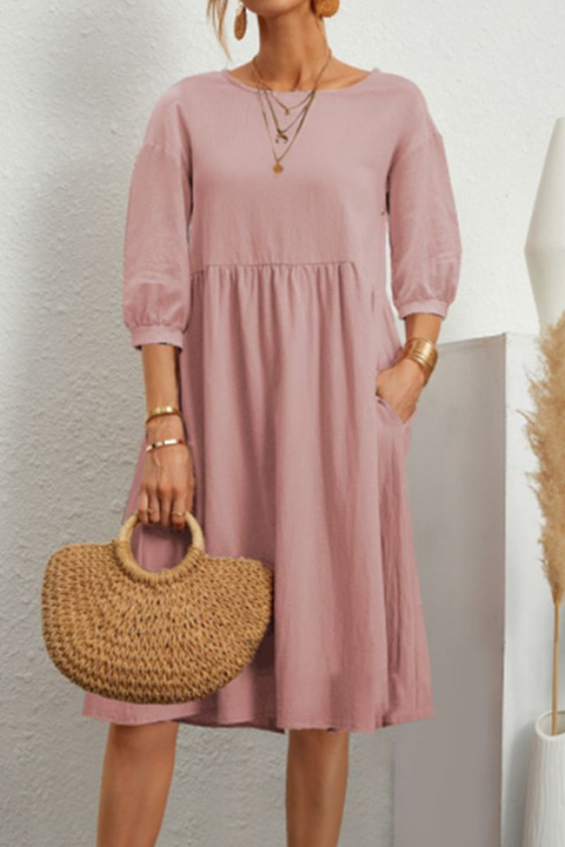 Effortlessly Elegant Dress with a Timeless Design