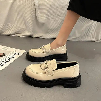 Chic Orthopedic Loafers with Unique Design