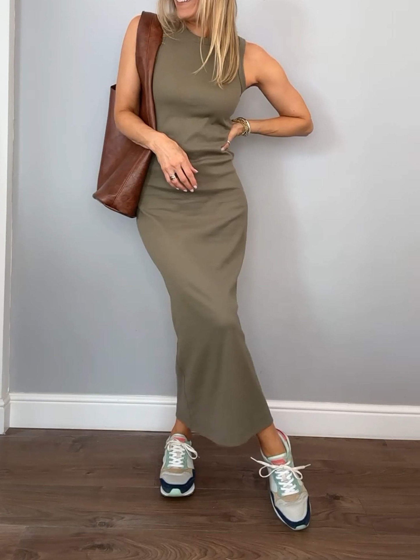 Well Tailored Dress with a Graceful Silhouette