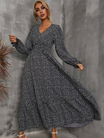Effortlessly Elegant Dress with a Timeless Design