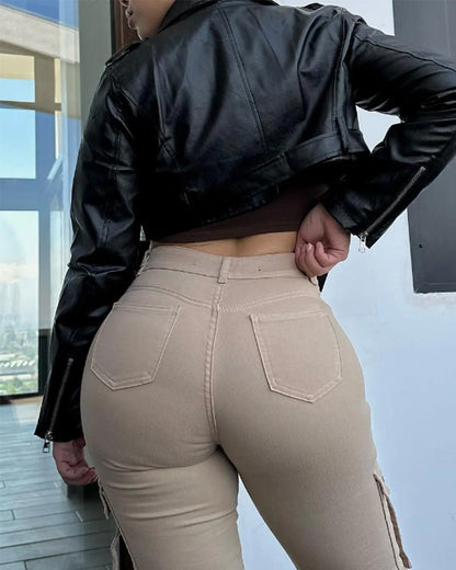 Effortlessly Elegant Pants with a Timeless Design