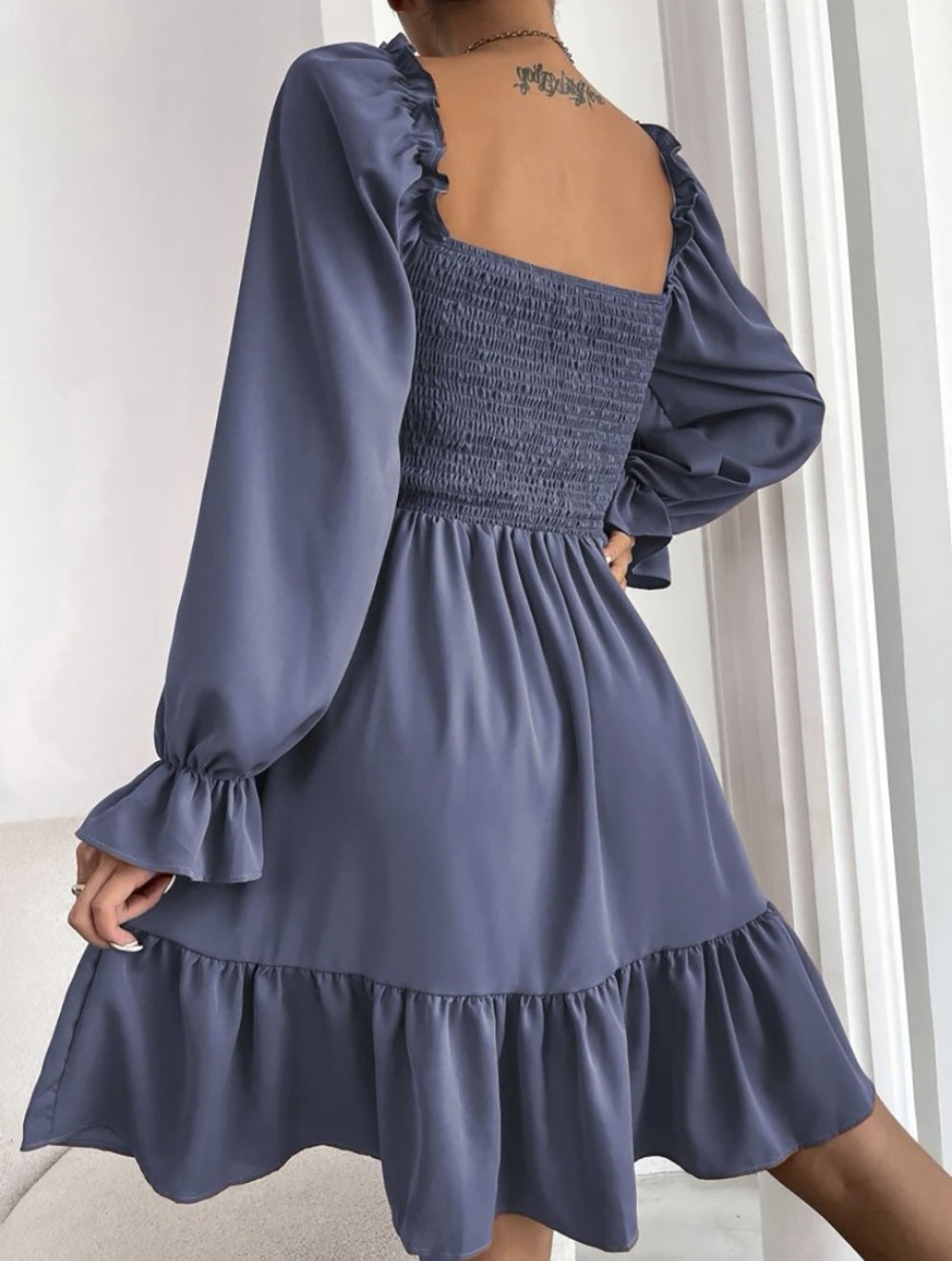 Effortlessly Elegant Dress with a Timeless Design