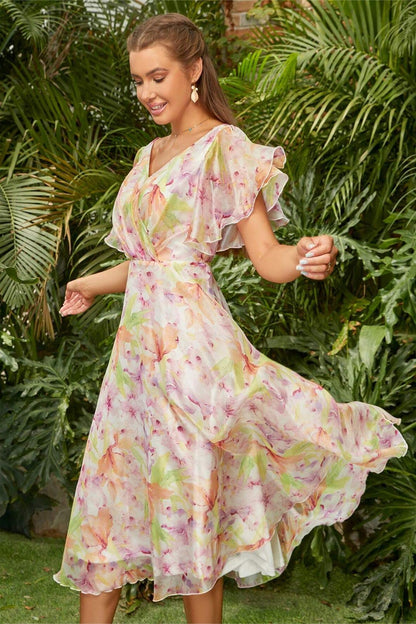 Beautifully Finished Dress in a Timeless Design