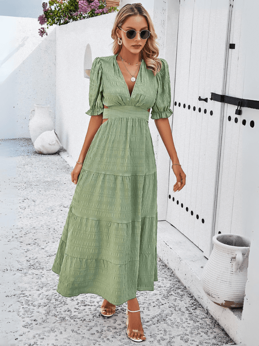 Beautifully Finished Dress in a Timeless Design