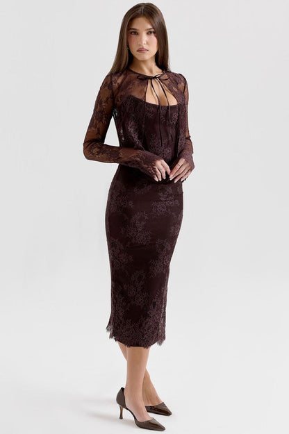 Beautifully Finished Dress in a Timeless Design