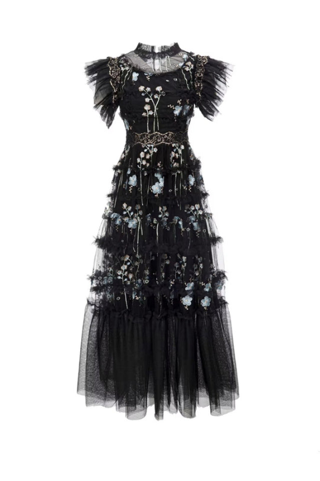 Gracefully Styled Dress for Any Occasion
